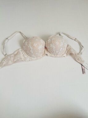 Victoria Secrets Dream Angels Lace Lined Floral Demi Bra 32DD